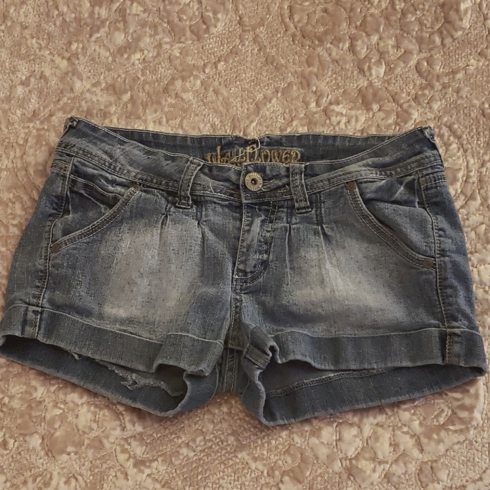 Denim shorts, size 7, pleated in front, cuffed